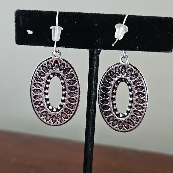 Vintage Art Deco Oval Drop Earrings With Crystals - Picture 4 of 5